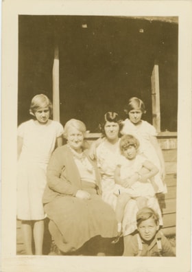 Esther Stanley, Mary Conquest and children, [1933 or 1934] thumbnail