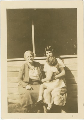 Mary Conquest with Esther and Joyce Stanley, [1933 or 1934] thumbnail