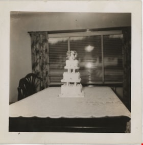 Wedding cake on table, [194-] thumbnail