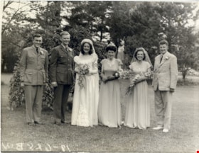 Wedding of Robert Leonard Love and Margaret Iona Giles, Jun. 1945 thumbnail