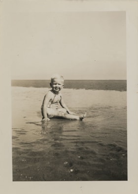 Bob Love at beach in Lincoln City, [between 1950 and 1951] thumbnail