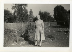 Edith Rogers in backyard, [194-] thumbnail